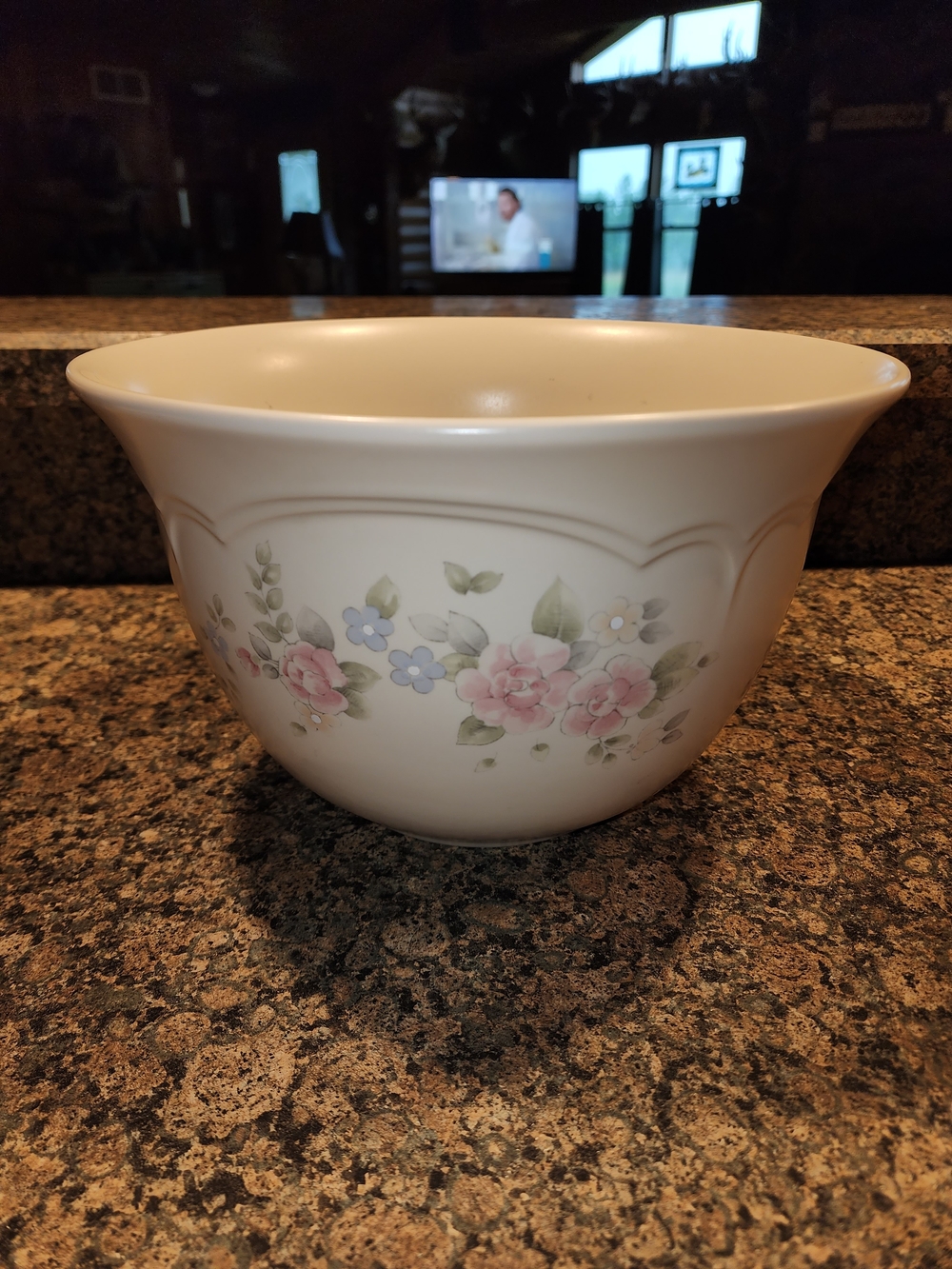 Pfaltzgraff Tea Rose Round Embossed Great Bowl, 10 5/8"